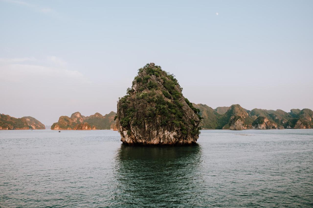 Cat Ba Bay Cruises Hotel Dong Khe Sau Exterior foto