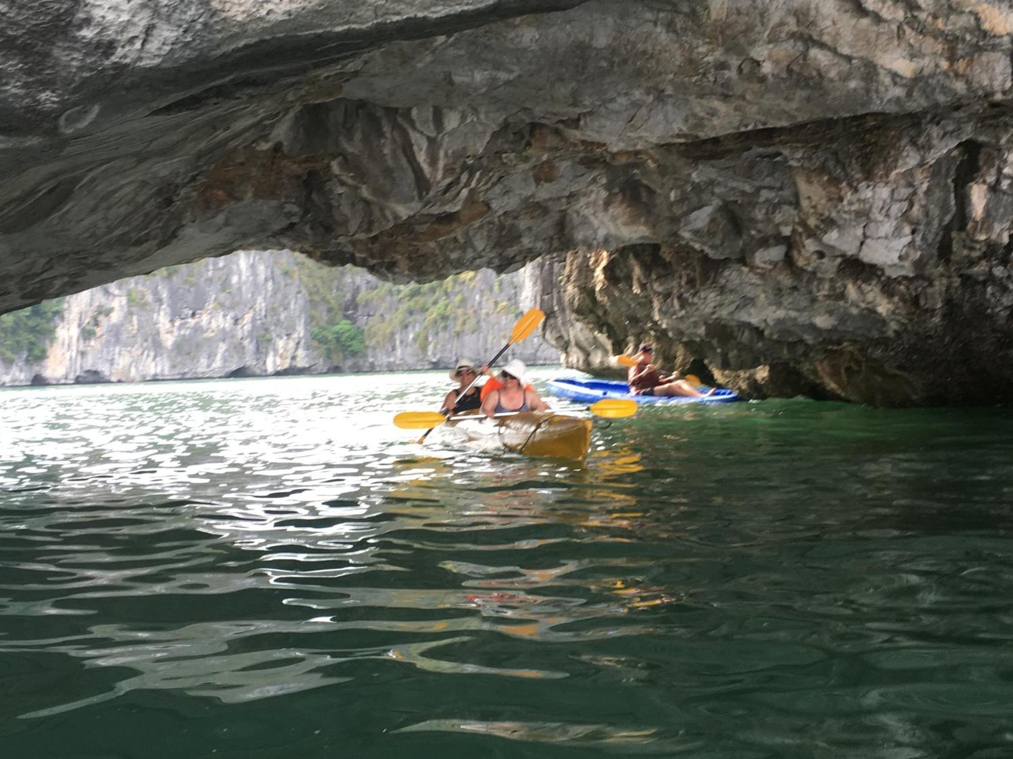 Cat Ba Bay Cruises Hotel Dong Khe Sau Exterior foto