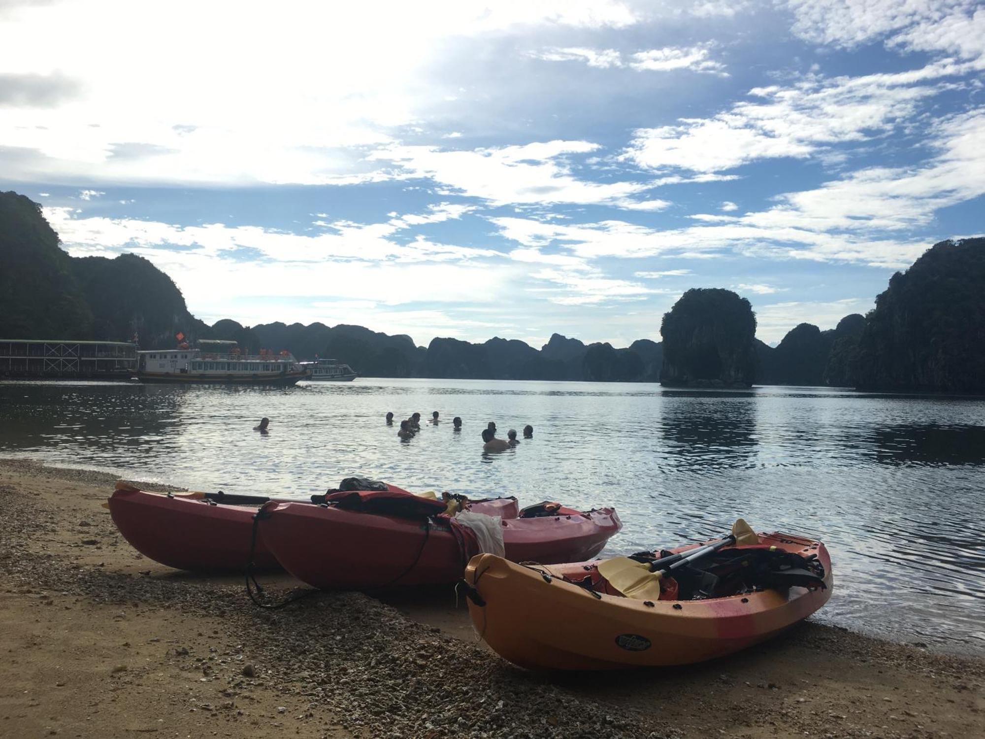 Cat Ba Bay Cruises Hotel Dong Khe Sau Exterior foto