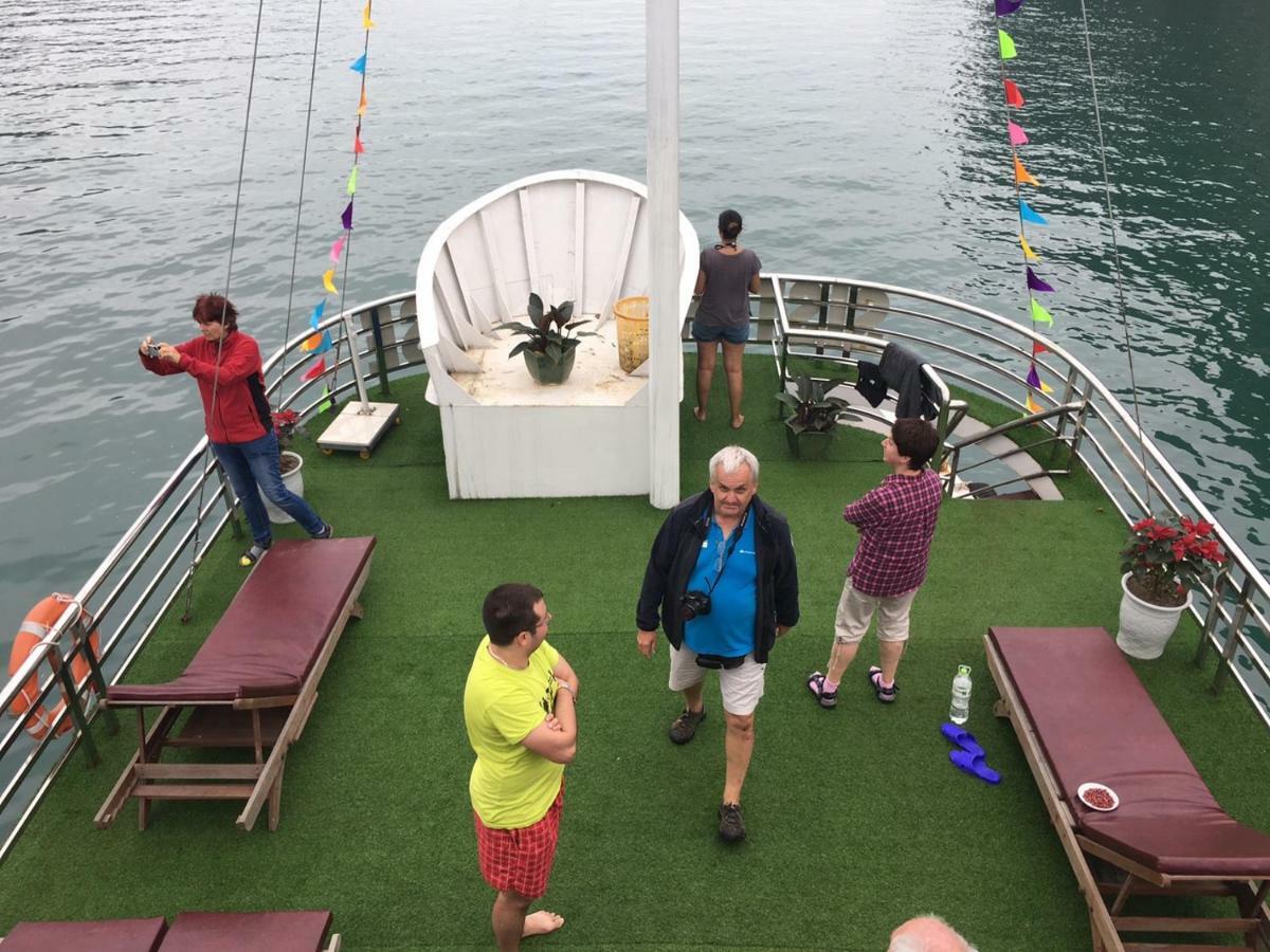 Cat Ba Bay Cruises Hotel Dong Khe Sau Exterior foto
